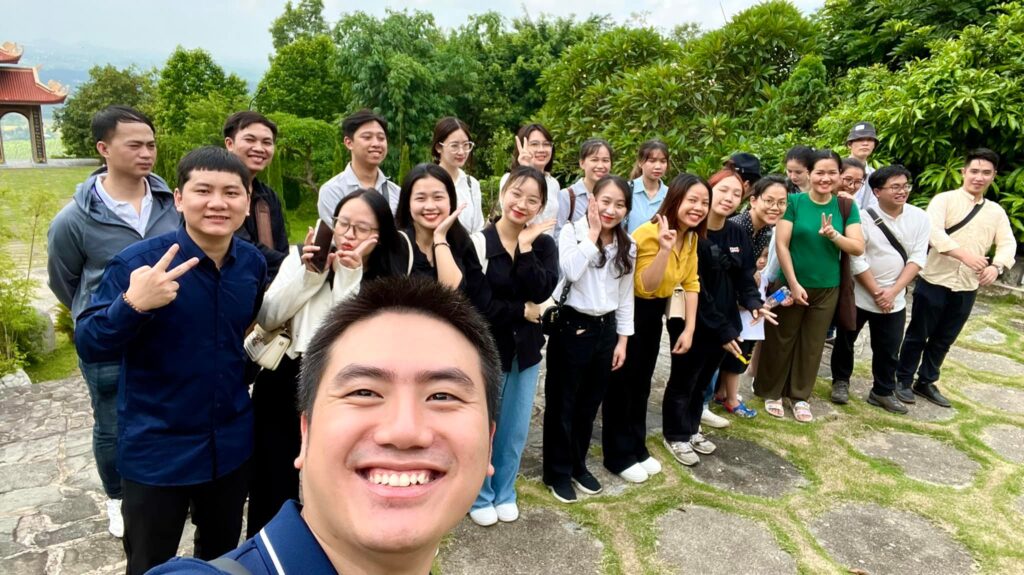 Hoạt động đi thiện nguyện của Tuki Group