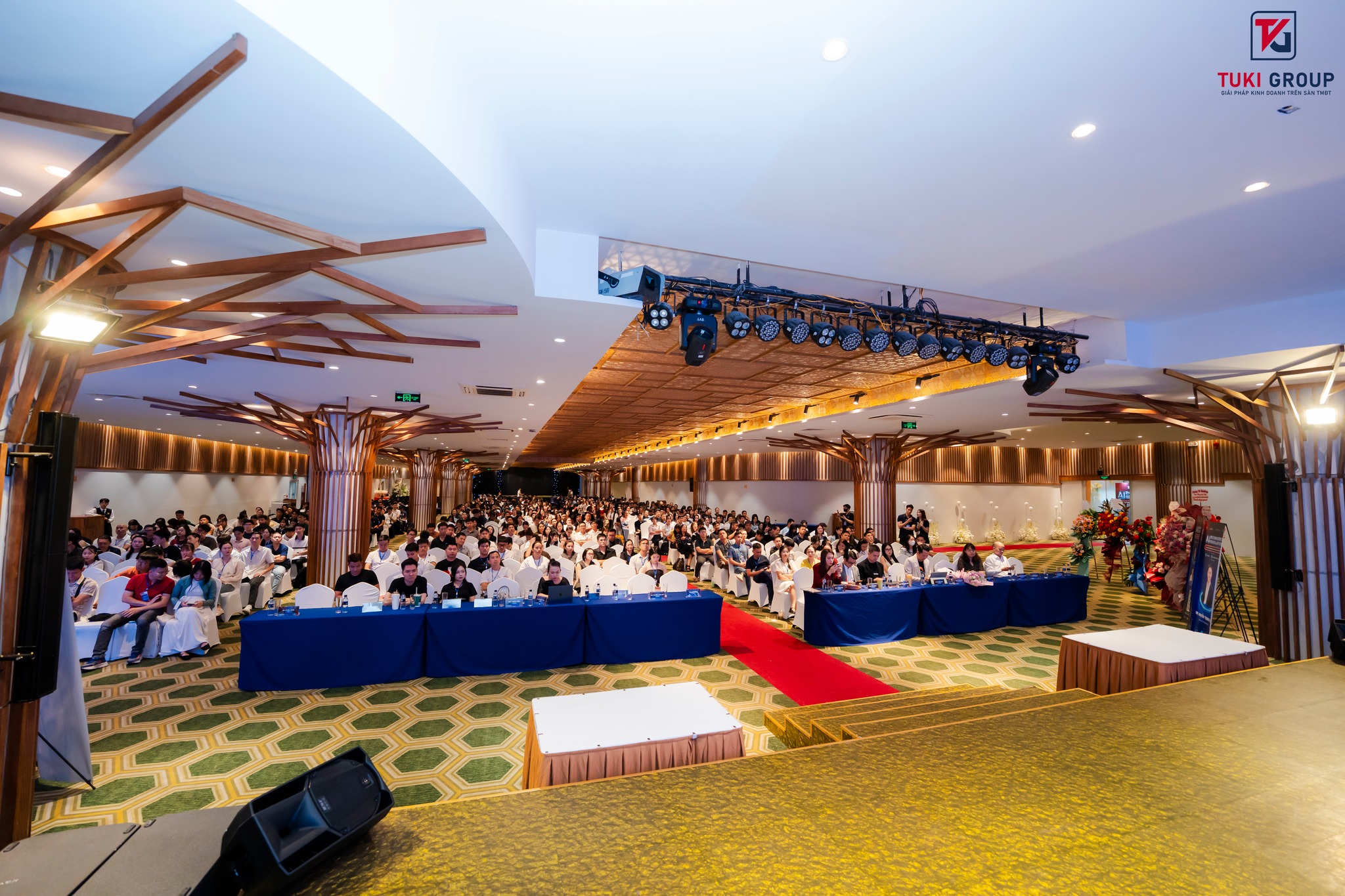 RECAP AI E-COMMERCE REVOLUTION TUKI GROUP 2025- TƯ DUY MỚI, TĂNG TRƯỞNG ĐỘT PHÁ TRONG KỶ NGUYÊN AI