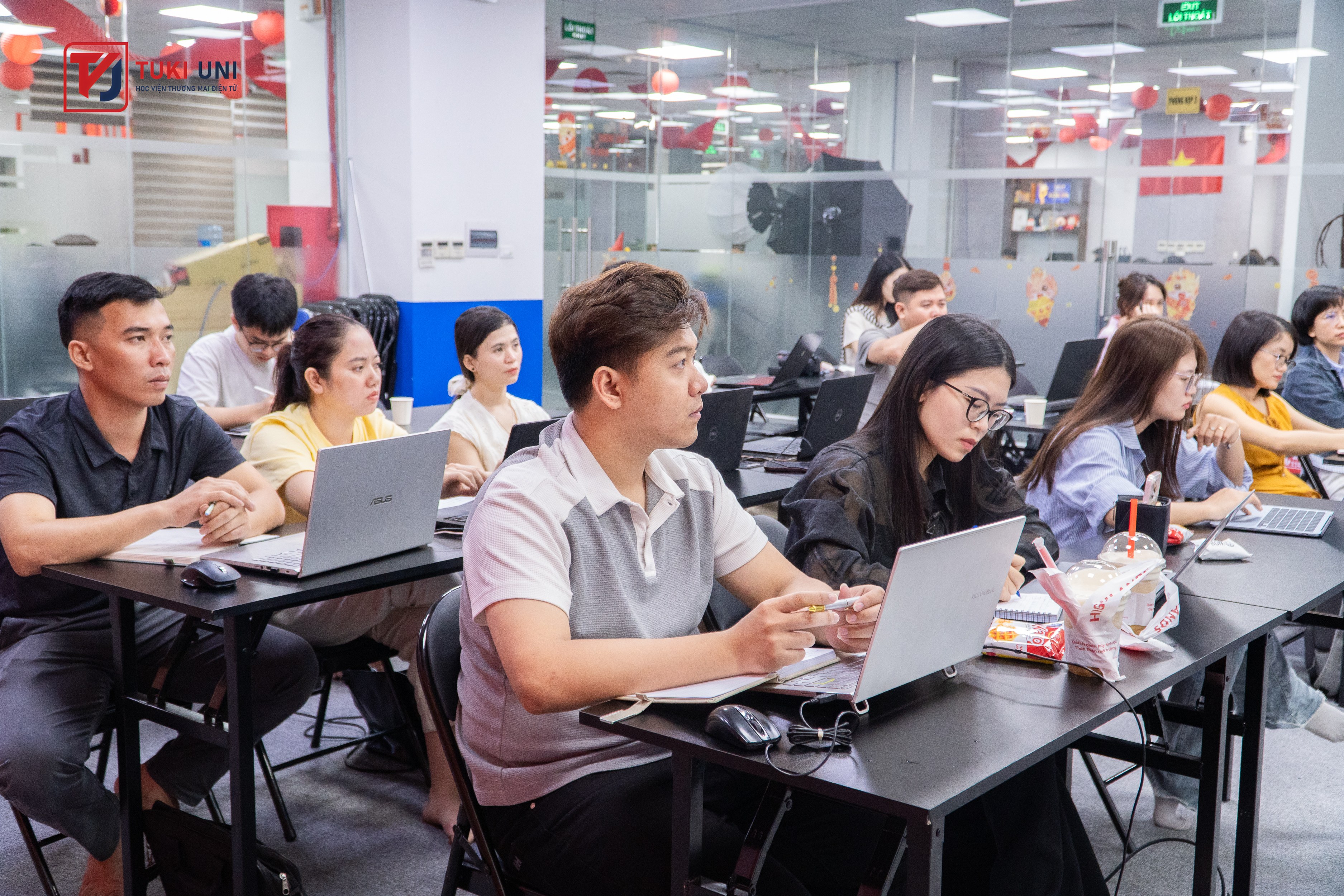 Hoạt động lớp học Shopee chuyên sâu 15