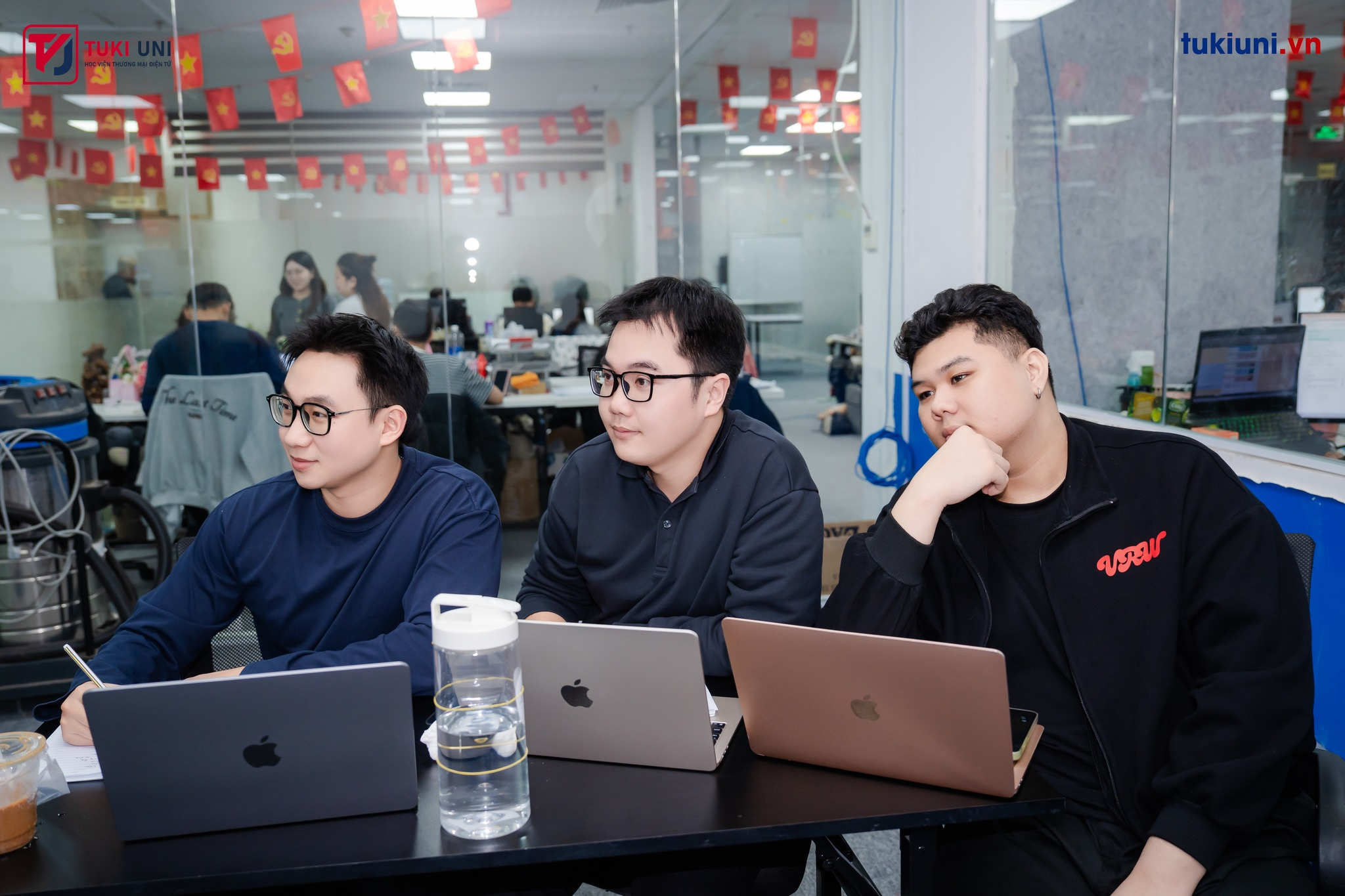 Hình ảnh lớp học TikTok Shop Business Master 2026 1