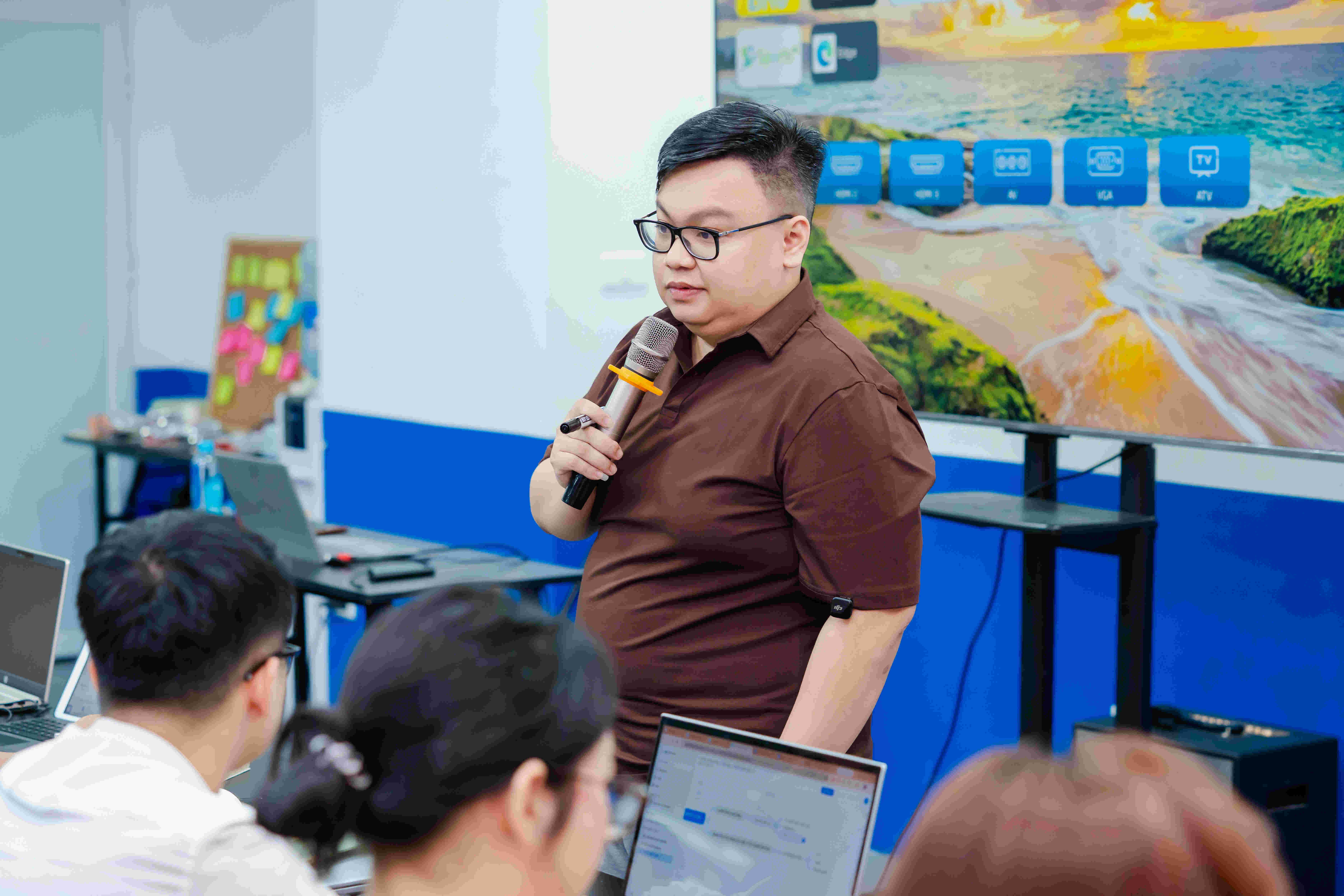 Hình ảnh lớp học TikTok Shop Business Master 2026 10
