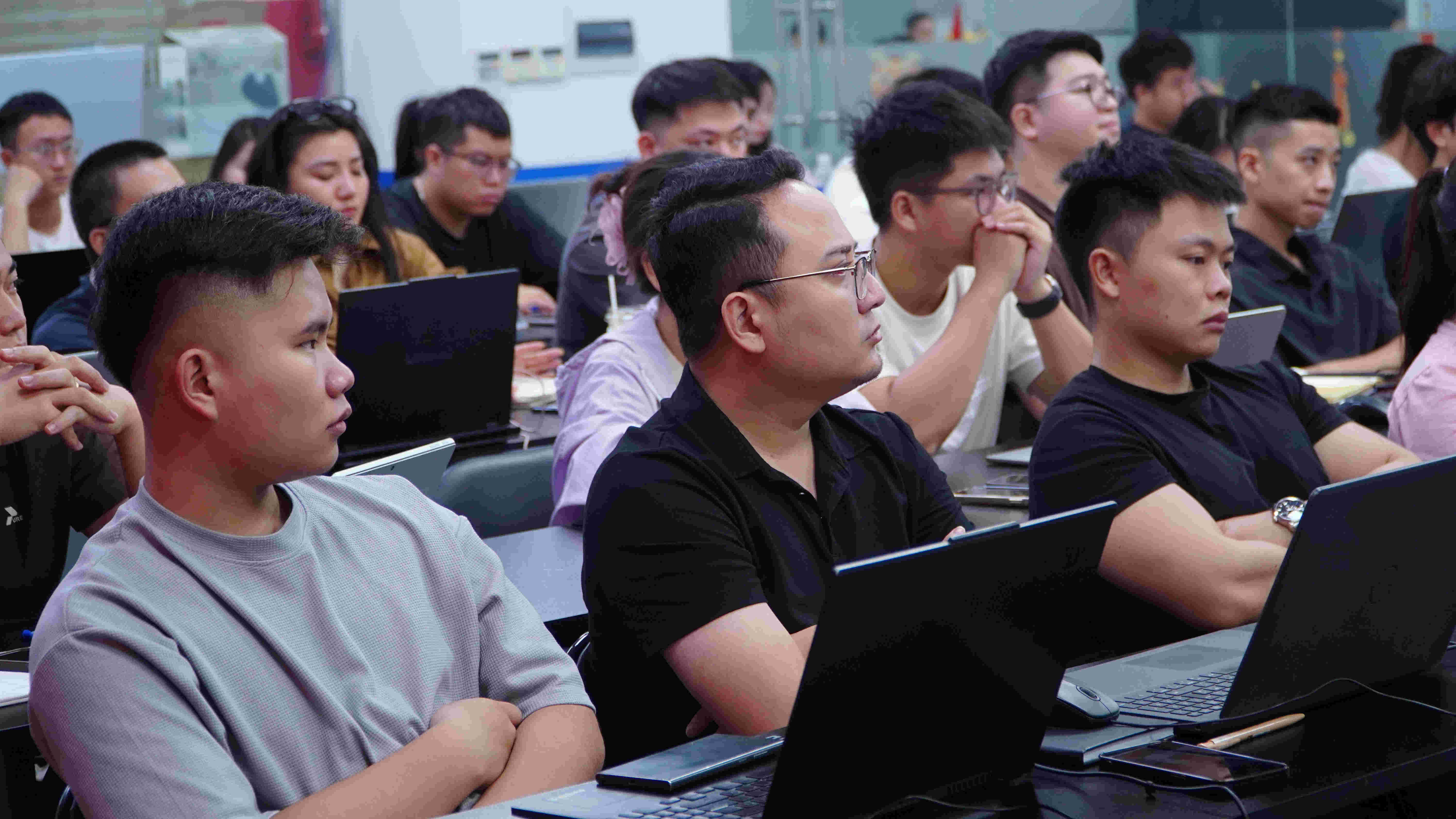 Hình ảnh lớp học TikTok Shop Business Master 2026 19