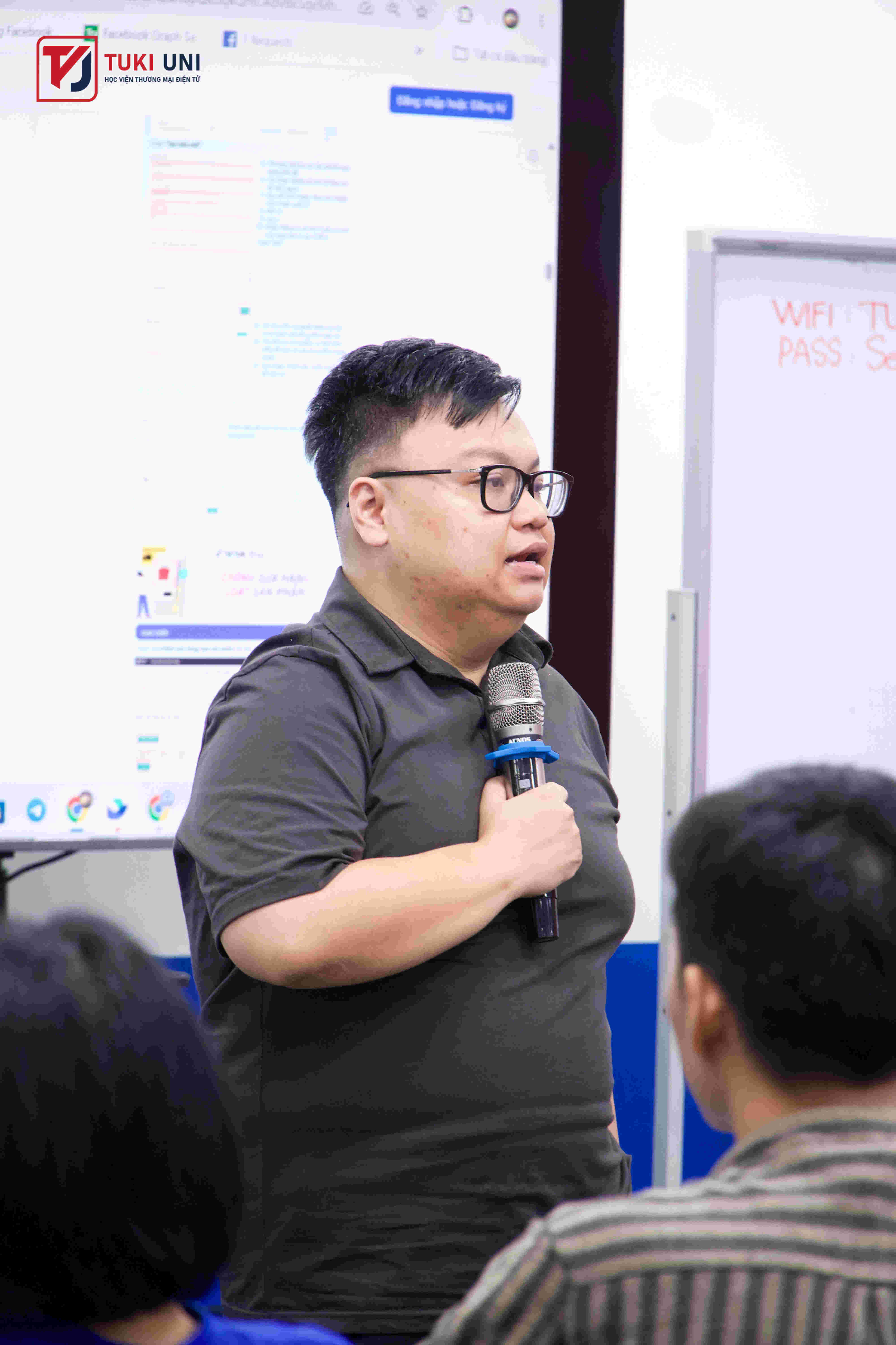 Hình ảnh lớp học TikTok Shop Business Master 2026 20