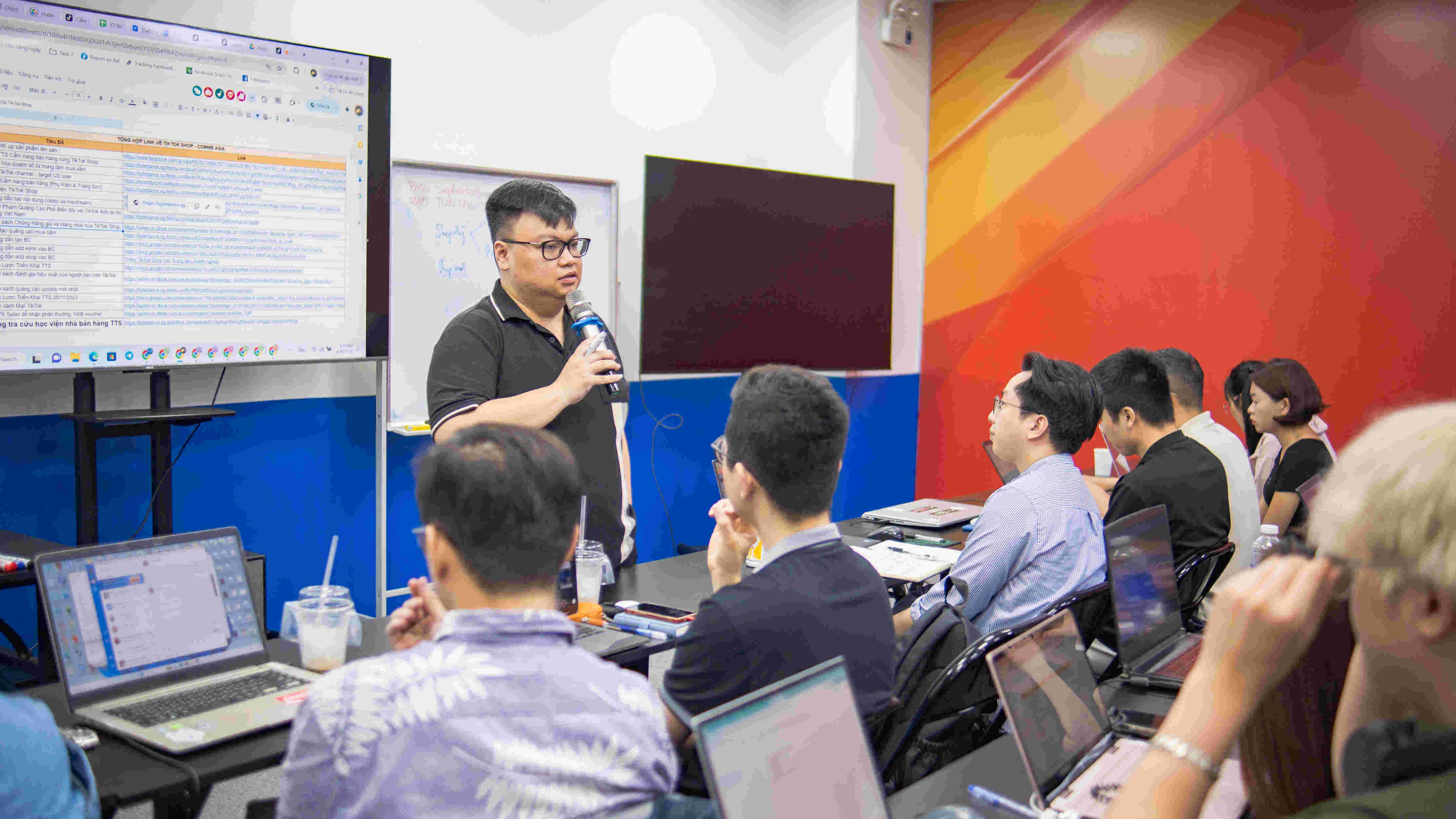 Hình ảnh lớp học TikTok Shop Business Master 2026 9