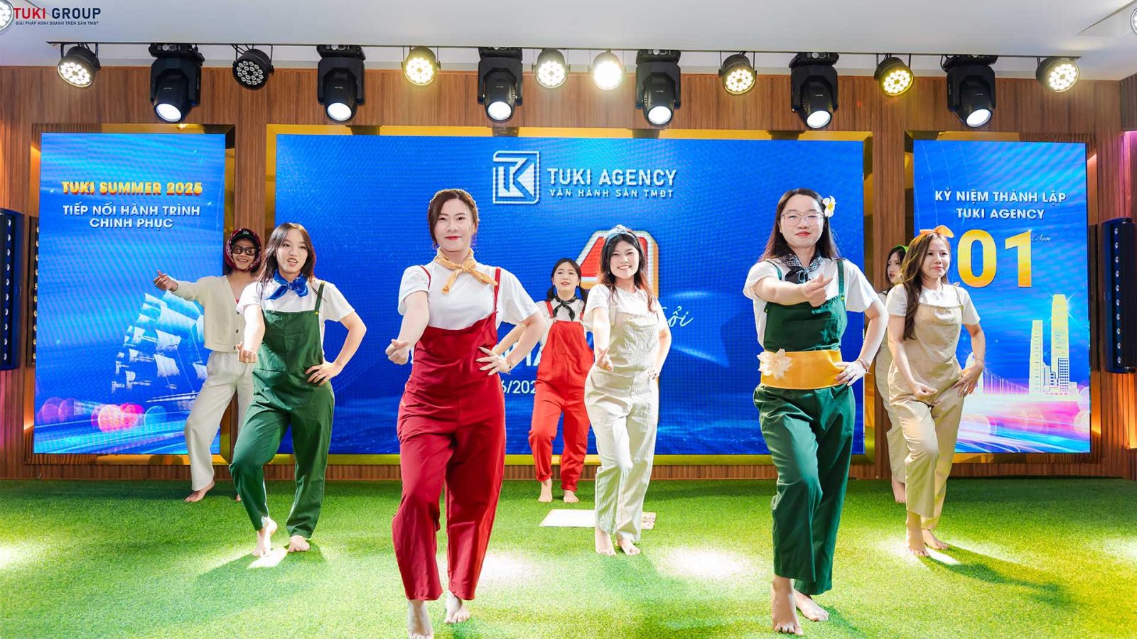 TUKI CAREER 11 tukigroup-vn-115