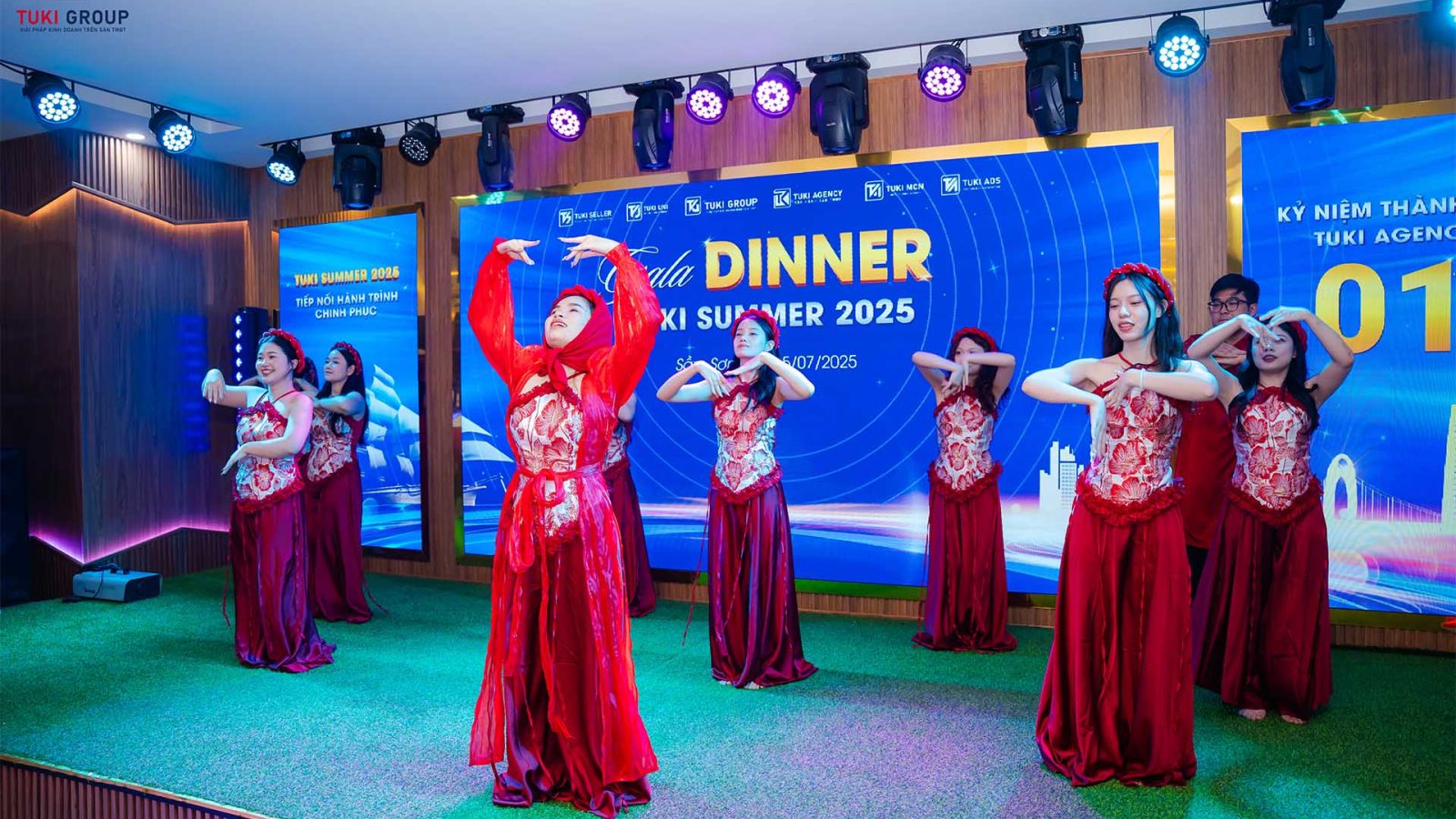 TUKI CAREER 20 tukigroup-vn-124